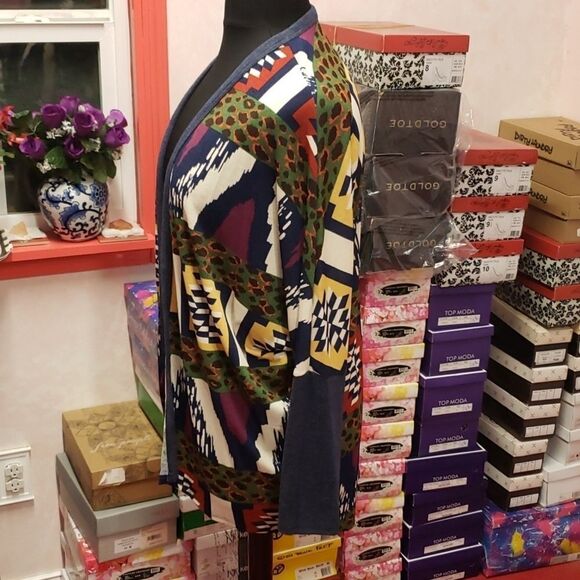 Cardigan Multi colored lightweight sz L 10-12 NWT - Picture 3 of 7